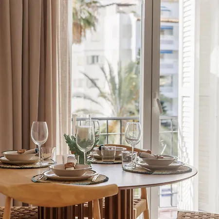 Marbella Banus Suites - Banus - Playa Del Duque - Luxury Beachfront Complex - 2Br - 2Ba - Direct Beach Access - Just 3 Min Walk To Puerto Banus Marina - 35,000 M2 Tropical Gardens - 3 Pools - 2 Onsite Restaurants - Ideal For Families Marbella
