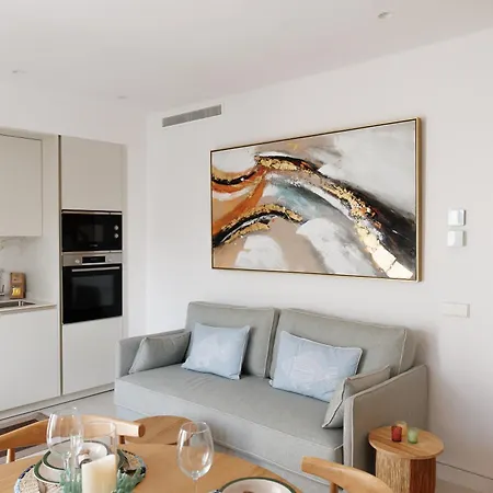 Marbella Banus Suites - Banus - Playa Del Duque - Luxury Beachfront Complex - 2Br - 2Ba - Direct Beach Access - Just 3 Min Walk To Puerto Banus Marina - 35,000 M2 Tropical Gardens - 3 Pools - 2 Onsite Restaurants - Ideal For Families * Marbella