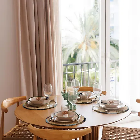Marbella Banus Suites - Banus - Playa Del Duque - Luxury Beachfront Complex - 2Br - 2Ba - Direct Beach Access - Just 3 Min Walk To Puerto Banus Marina - 35,000 M2 Tropical Gardens - 3 Pools - 2 Onsite Restaurants - Ideal For Families Appartement