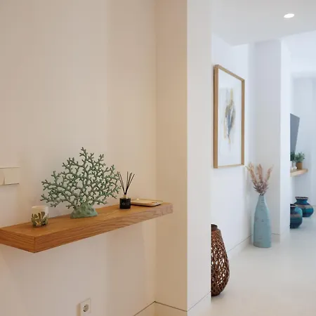 Marbella Banus Suites - Banus - Playa Del Duque - Luxury Beachfront Complex - 2Br - 2Ba - Direct Beach Access - Just 3 Min Walk To Puerto Banus Marina - 35,000 M2 Tropical Gardens - 3 Pools - 2 Onsite Restaurants - Ideal For Families Appartement Marbella