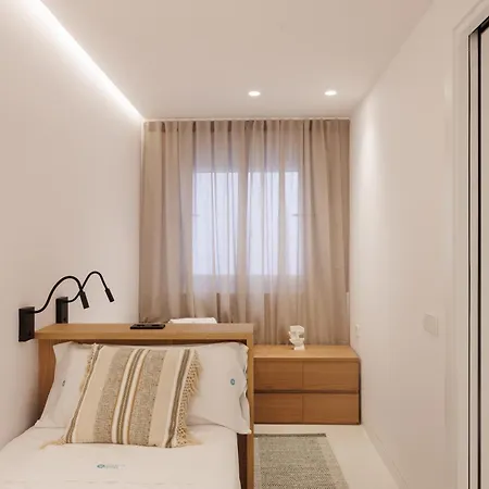 Appartement Marbella Banus Suites - Banus - Playa Del Duque - Luxury Beachfront Complex - 2Br - 2Ba - Direct Beach Access - Just 3 Min Walk To Puerto Banus Marina - 35,000 M2 Tropical Gardens - 3 Pools - 2 Onsite Restaurants - Ideal For Families Marbella
