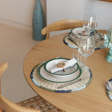 Marbella Banus Suites - Banus - Playa Del Duque - Luxury Beachfront Complex - 2Br - 2Ba - Direct Beach Access - Just 3 Min Walk To Puerto Banus Marina - 35,000 M2 Tropical Gardens - 3 Pools - 2 Onsite Restaurants - Ideal For Families Appartement *
